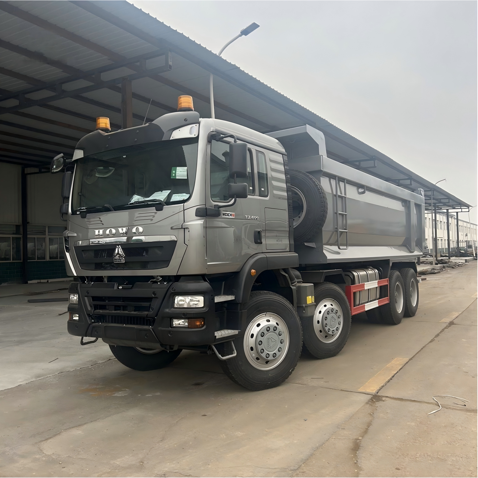DECHUANG SINOTRUK HOWO TX 8x4 Dump Truck