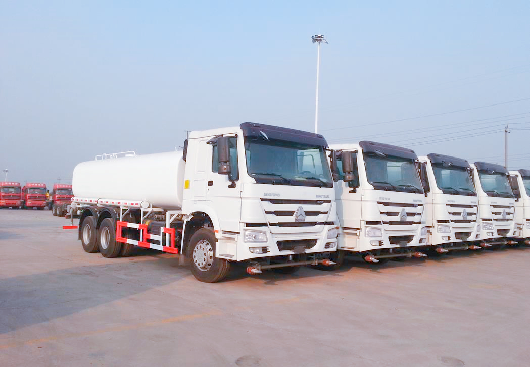 SINOTRUK HOWO 6×4 20000L Water Tanker Truck ZZ1257N4641W - image 2