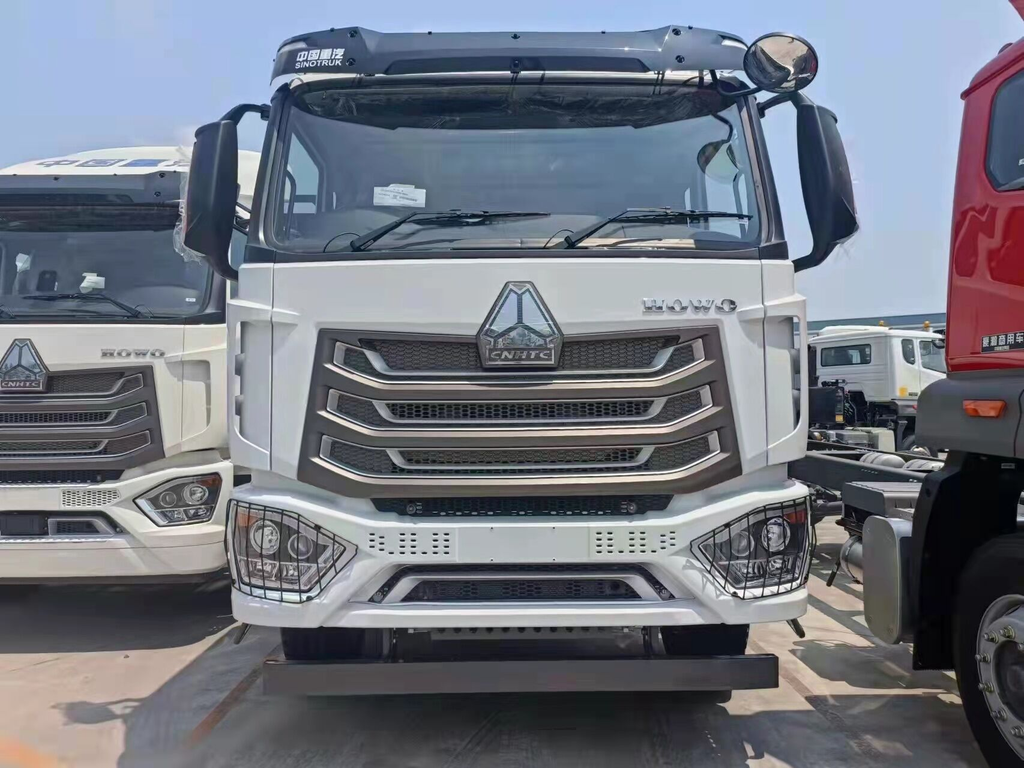 DECHUANG SINOTRUK HOWO NX 430HP 6×4 RHD Tractor Truck ZZ4257V344JB1R