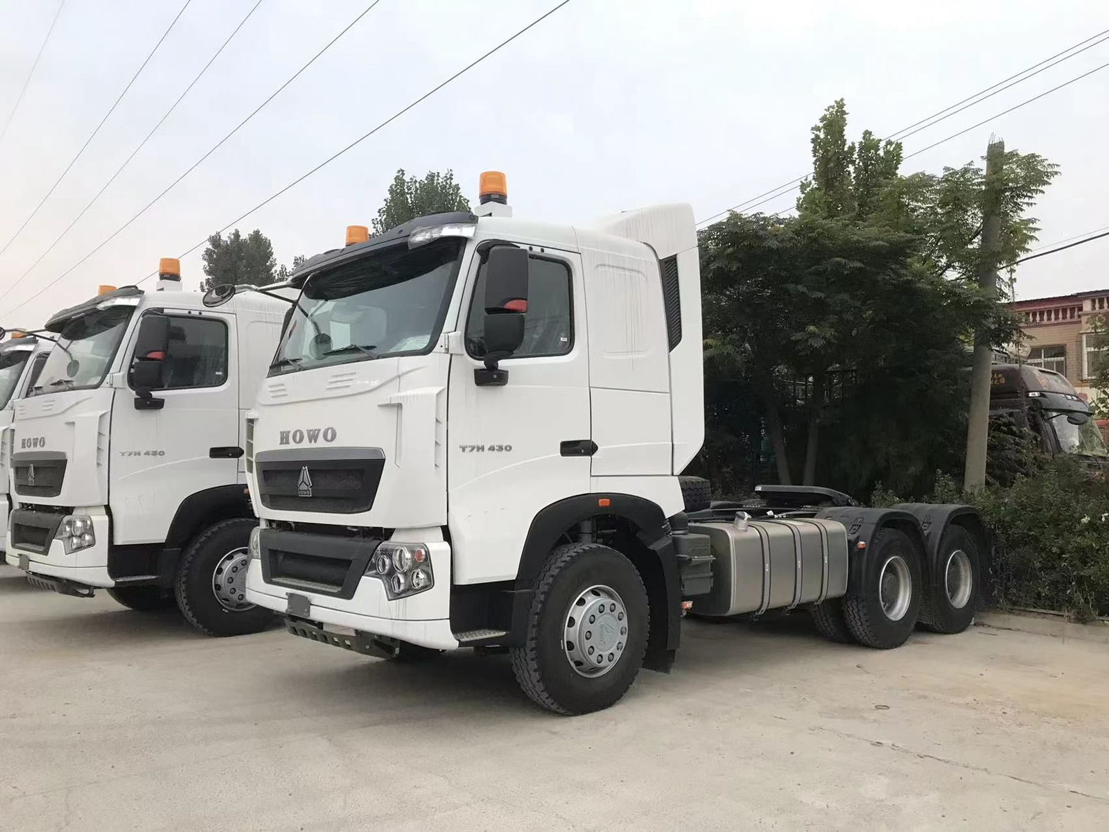 DECHUANG SINOTRUK HOWO TX 430HP 6×4 Tractor Truck - image 3