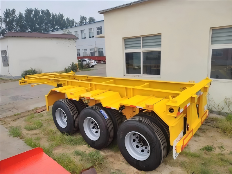 DECHUANG 20ft Container Transport Semi Trailer - image 1