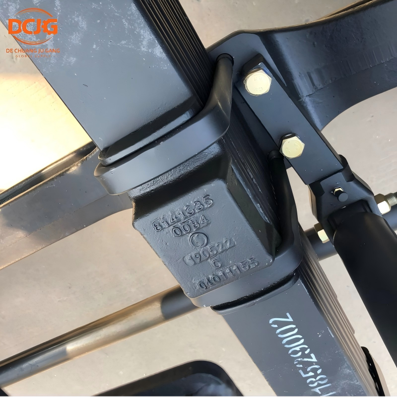 SHACMAN F3000 X3000 New M3000 Spring Clamp Plate 81.41335.0084 Truck Chassis Leaf Spring Clamp Plate Spare Parts Min Pack:10PCS - image 1