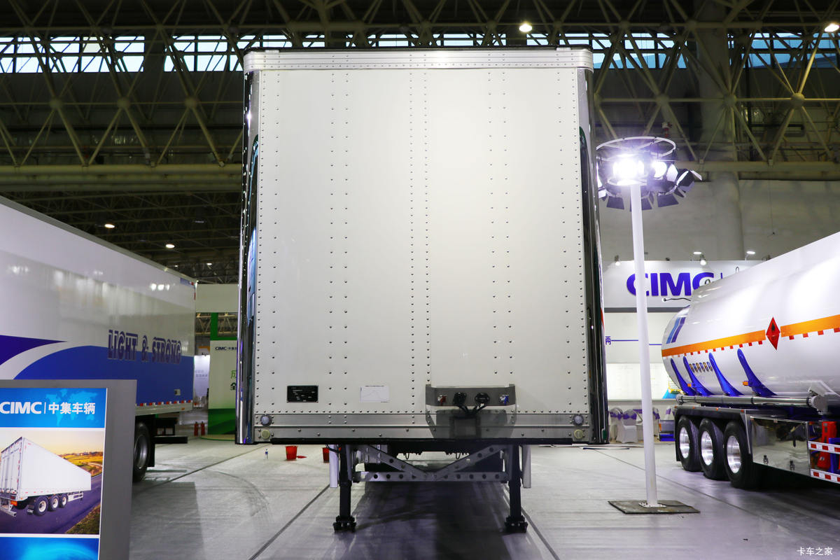 DECHUANG 13.6m Van Semi Trailer - image 3