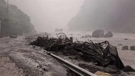 China-Nepal Border Mudslide Disrupts Gyirong Port and Cross-Border Transportation